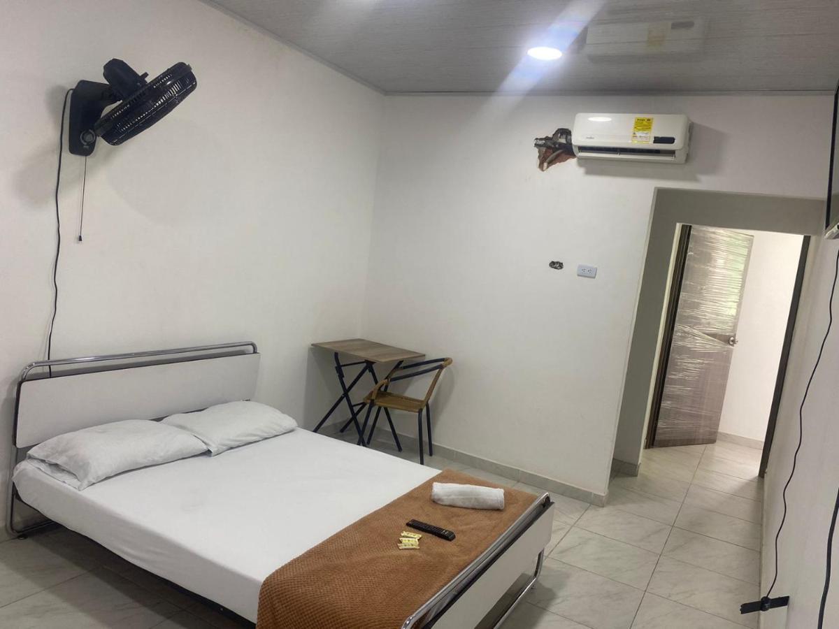 קאלי Petronio'S Hostel מראה חיצוני תמונה