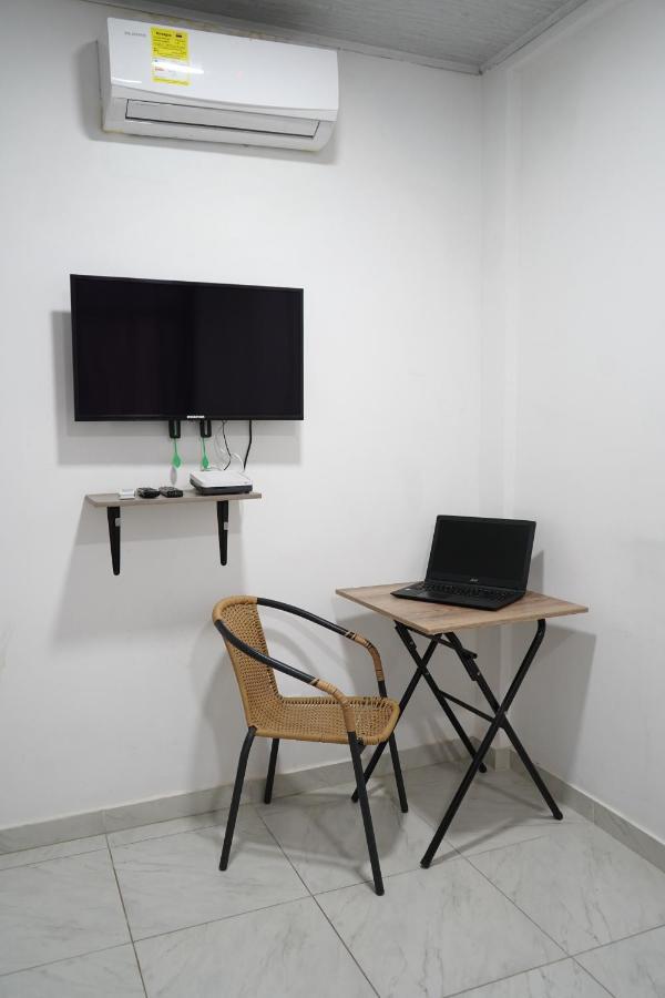 קאלי Petronio'S Hostel מראה חיצוני תמונה