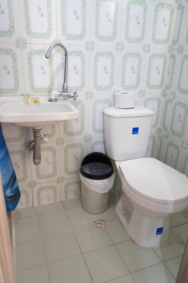 קאלי Petronio'S Hostel מראה חיצוני תמונה